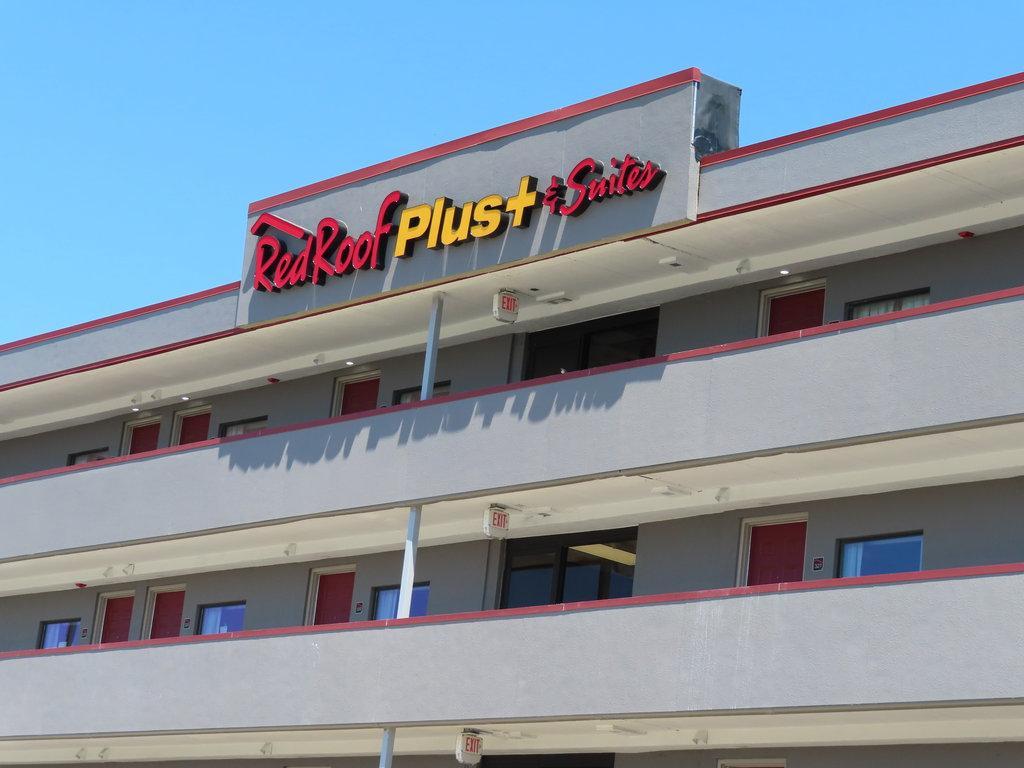 Red Roof Plus+ & Suites Erie Kültér fotó